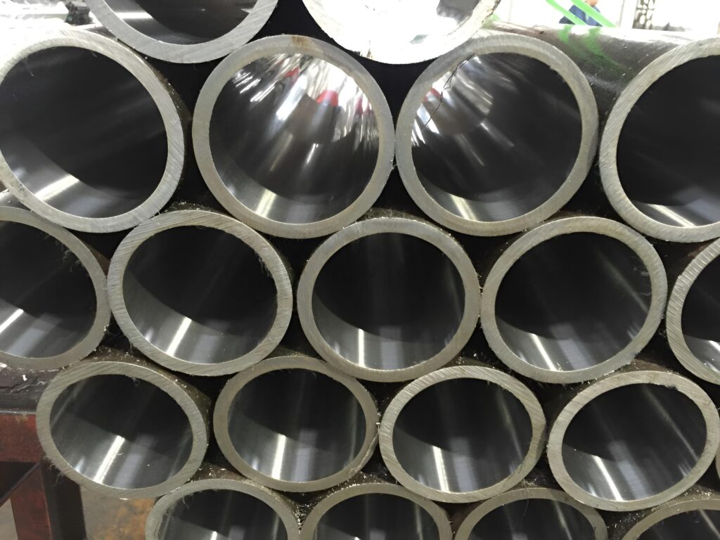 inside of hydraulic cylinder tube